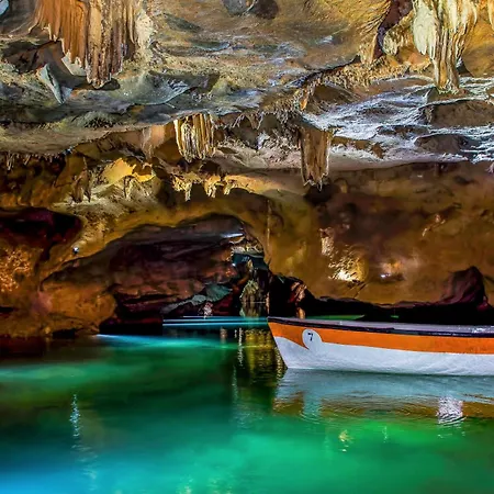 Дом отдыха Les Coves De Lluna